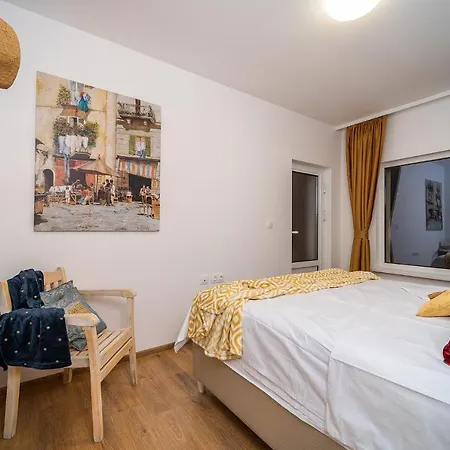 Casa De La Mare - *