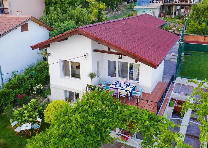 Casa De La Mare - * אלבנה